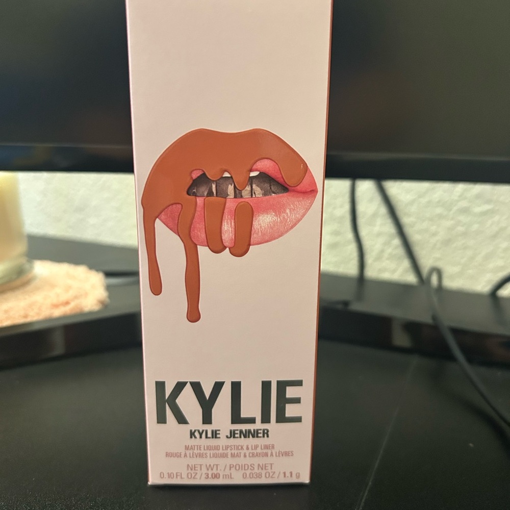 Kylie Jenner Matte Liquid Lipstick& Lip Liner - 505 Autumn Matte